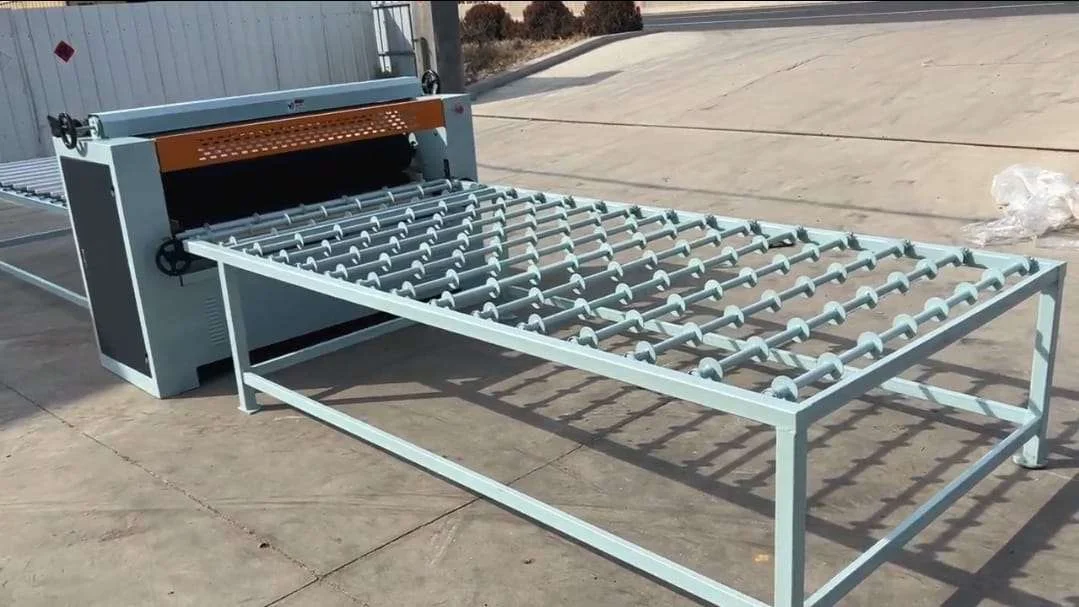 HT-Glue Spreader with Conveyor